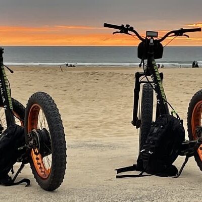 Sortie en trottinette électrique pendant un EVG proche de Biarritz avec Uhina